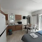Kaniaris Olive Garden House Апартаменты *