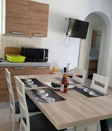 Dimos Apartament *
