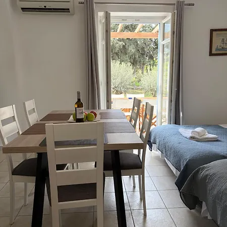 Kaniaris Olive Garden House Apartmán *