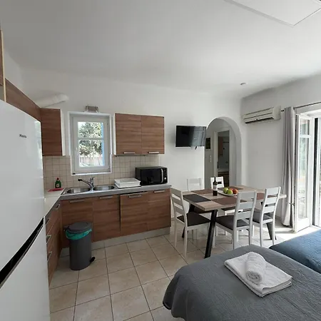Kaniaris Olive Garden House Apartmán *