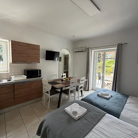 Kaniaris Olive Garden House *